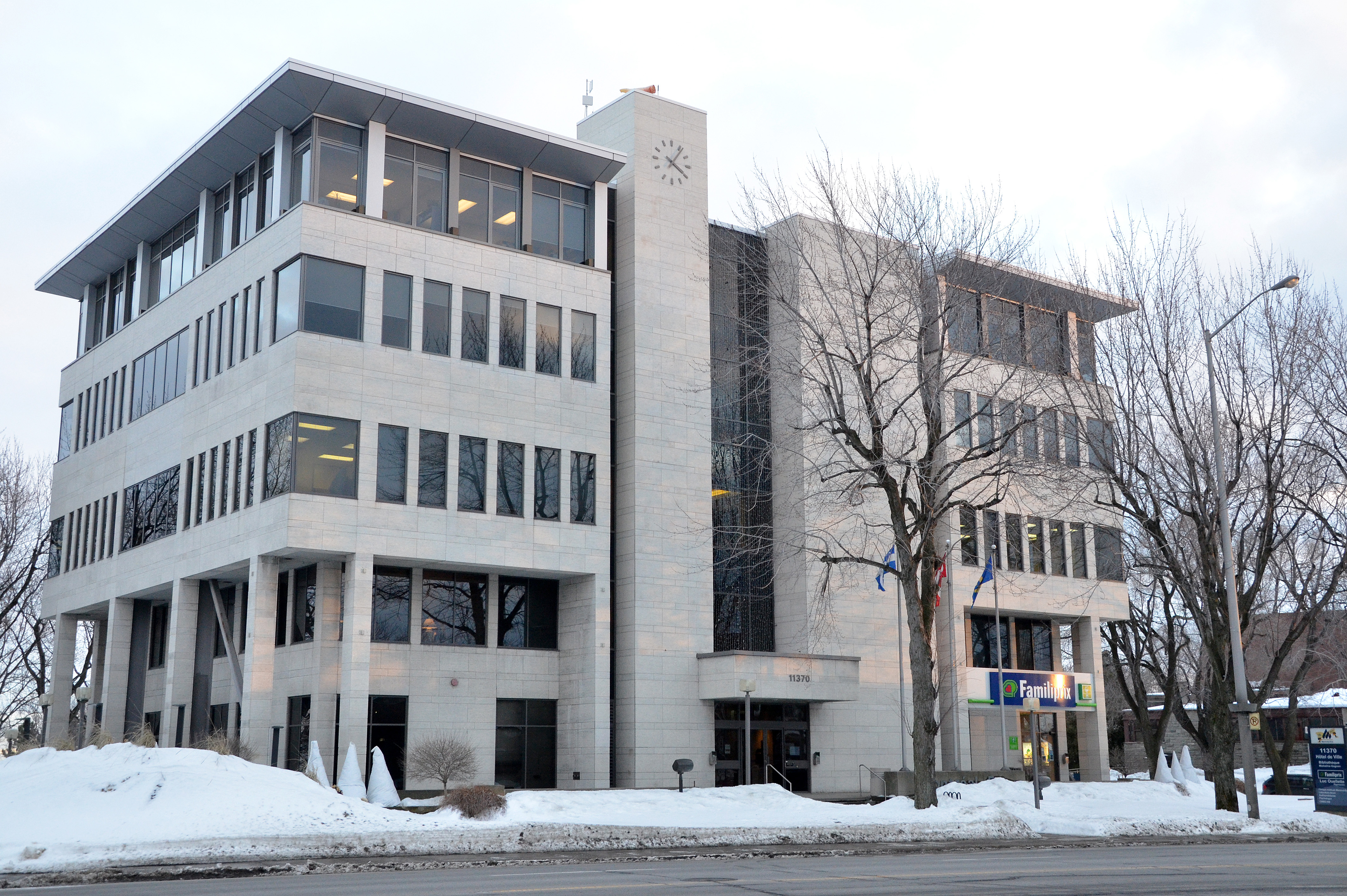 Face à l’épidémie de COVID-19 et pour éviter toute propagation, la Ville de Montréal-Est a décidé de fermer son hôtel de ville au public et de tenir le conseil municipal du 18 mars à huis-clos.