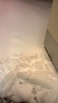 Une semaine après les dernières précipitations de neige, les sorties d'urgence des habitations Pelletier n'étaient toujours pas déneigées, le 27 janvier.