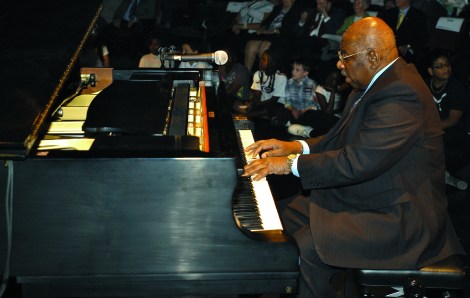 Événement hommage à Oliver Jones au cours de laquelle la salle de spectacle sera nommée en son honneur - Arrondissement de Montréal-Nord