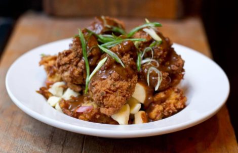 poutine-burgundy-lion