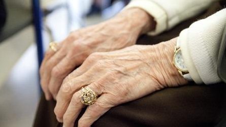 les aînés de 70 ans et plus, obligés de s’isoler pour ne pas être infecté par le nouveau coronavirus, ont besoin de la communauté plus que jamais.