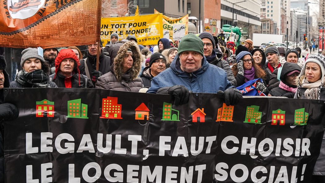 Des manifestants du FRAPRU