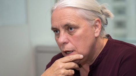 La co-porte-parole de Québec solidaire, Manon Massé, dénonce les actions entreprises par la CAQ contre le coronavirus.