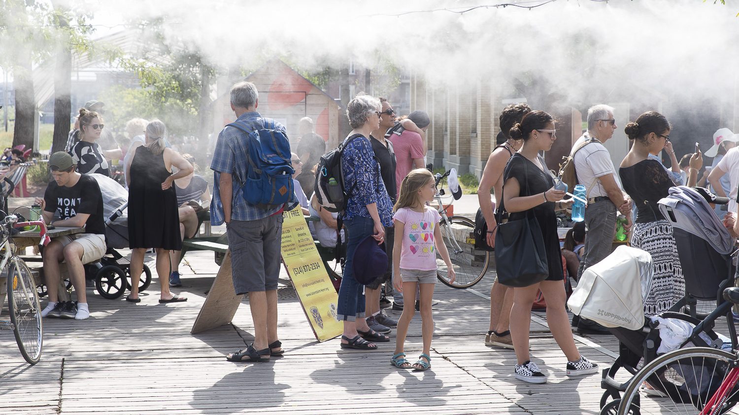 En 2019, plusieurs arrondissement comptait sur des jeux d’eau et pataugeoires pour rafraîchir les passants lors des canicules.