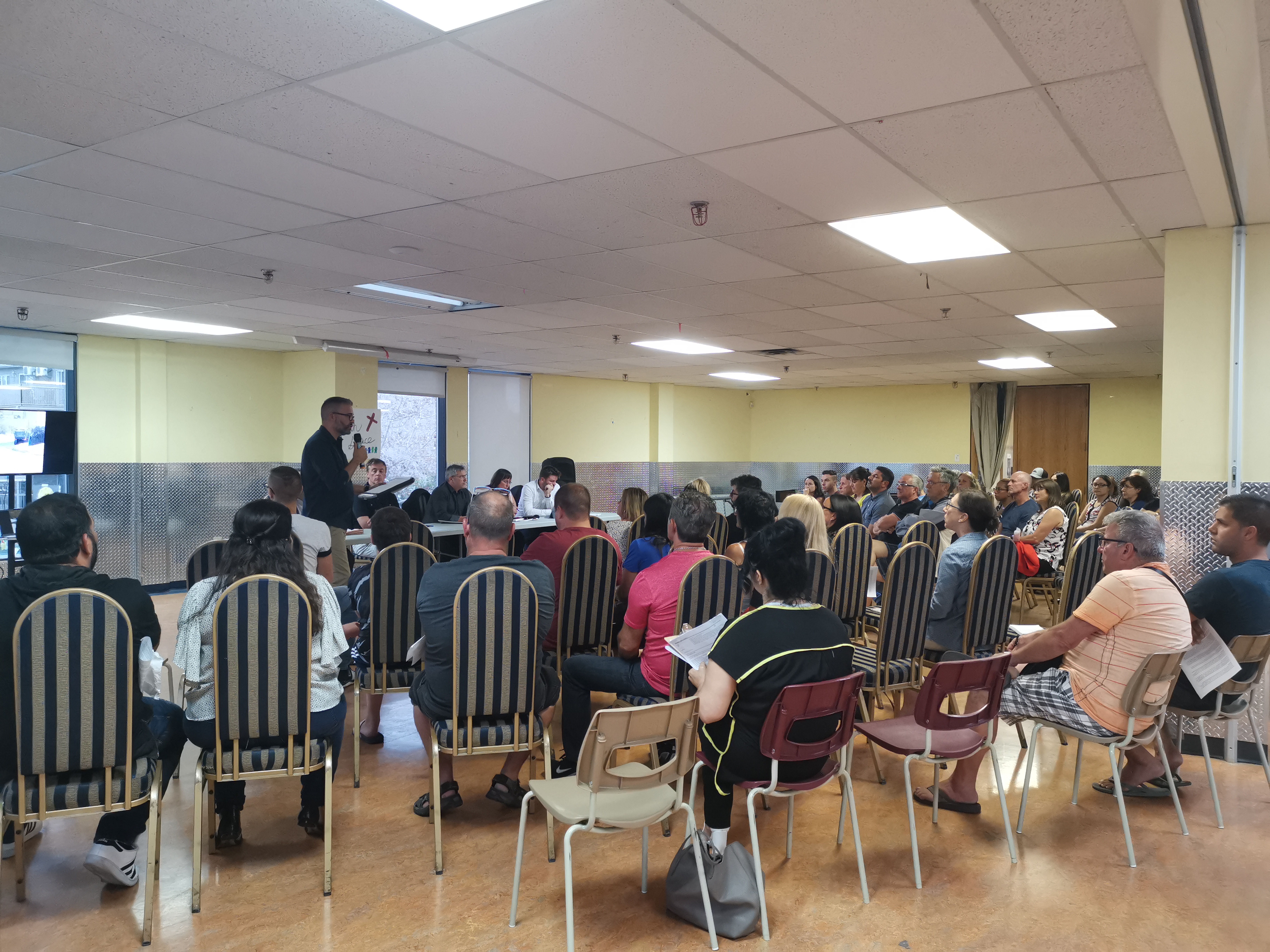 réunion citoyenne contre sanimax