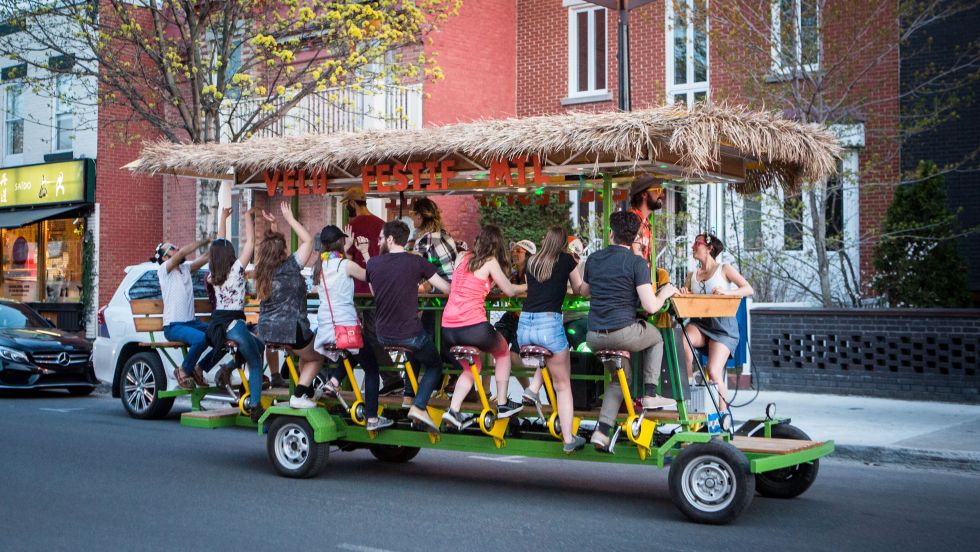 Un vélo multipassagers de Vélo Festif Montréal