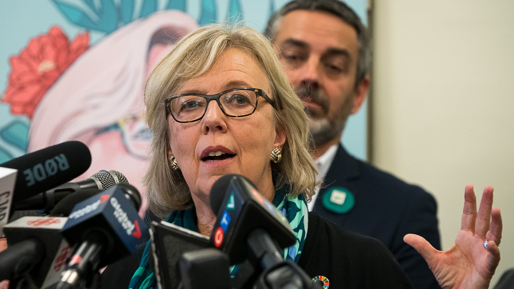 Elizabeth May parti vert