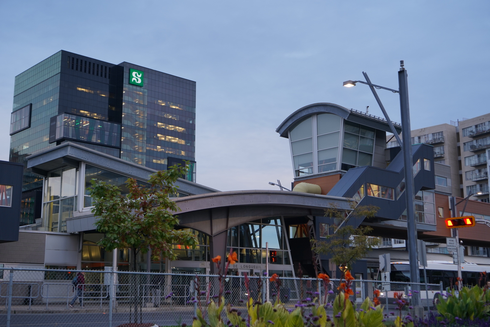 La station de métro à Longueuil
