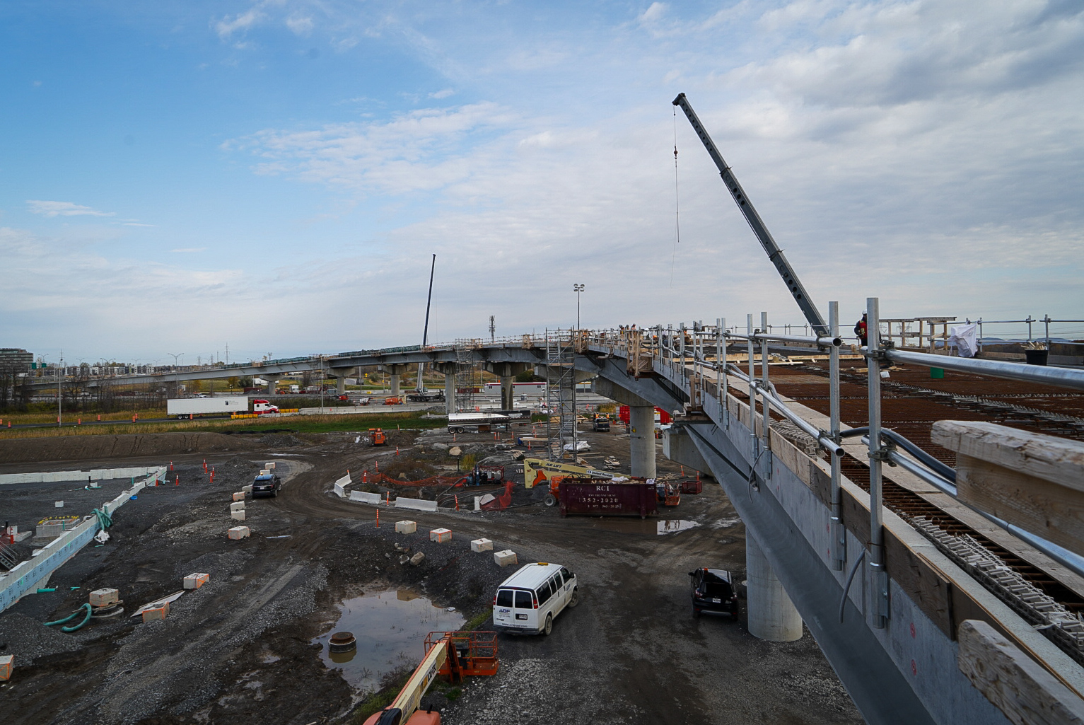 Le chantier du Réseau express métropolitain (REM), à Brossard.