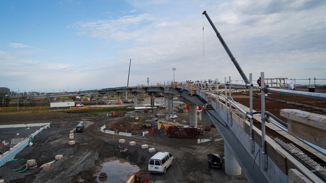 Le chantier du Réseau express métropolitain (REM), à Brossard.