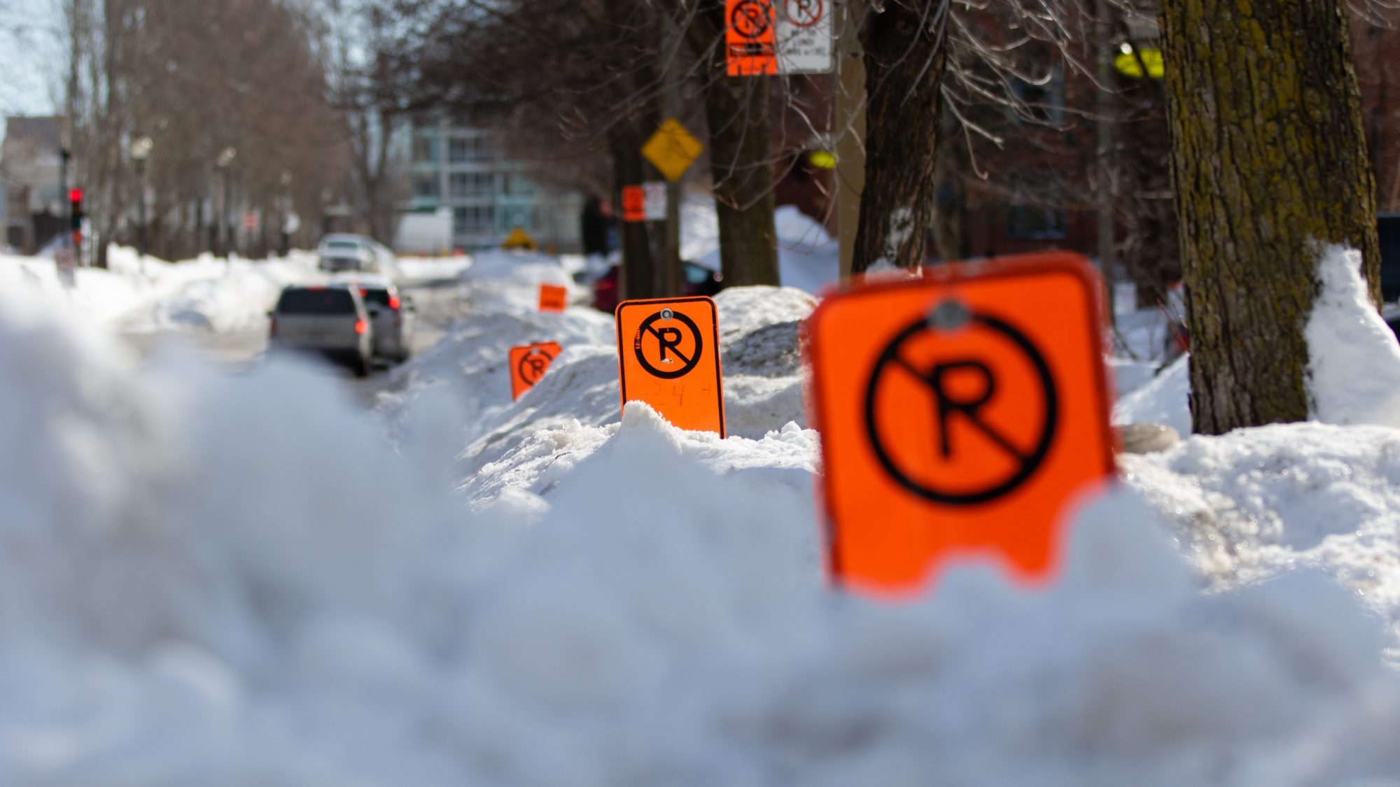 Une opération de chargement de neige.
