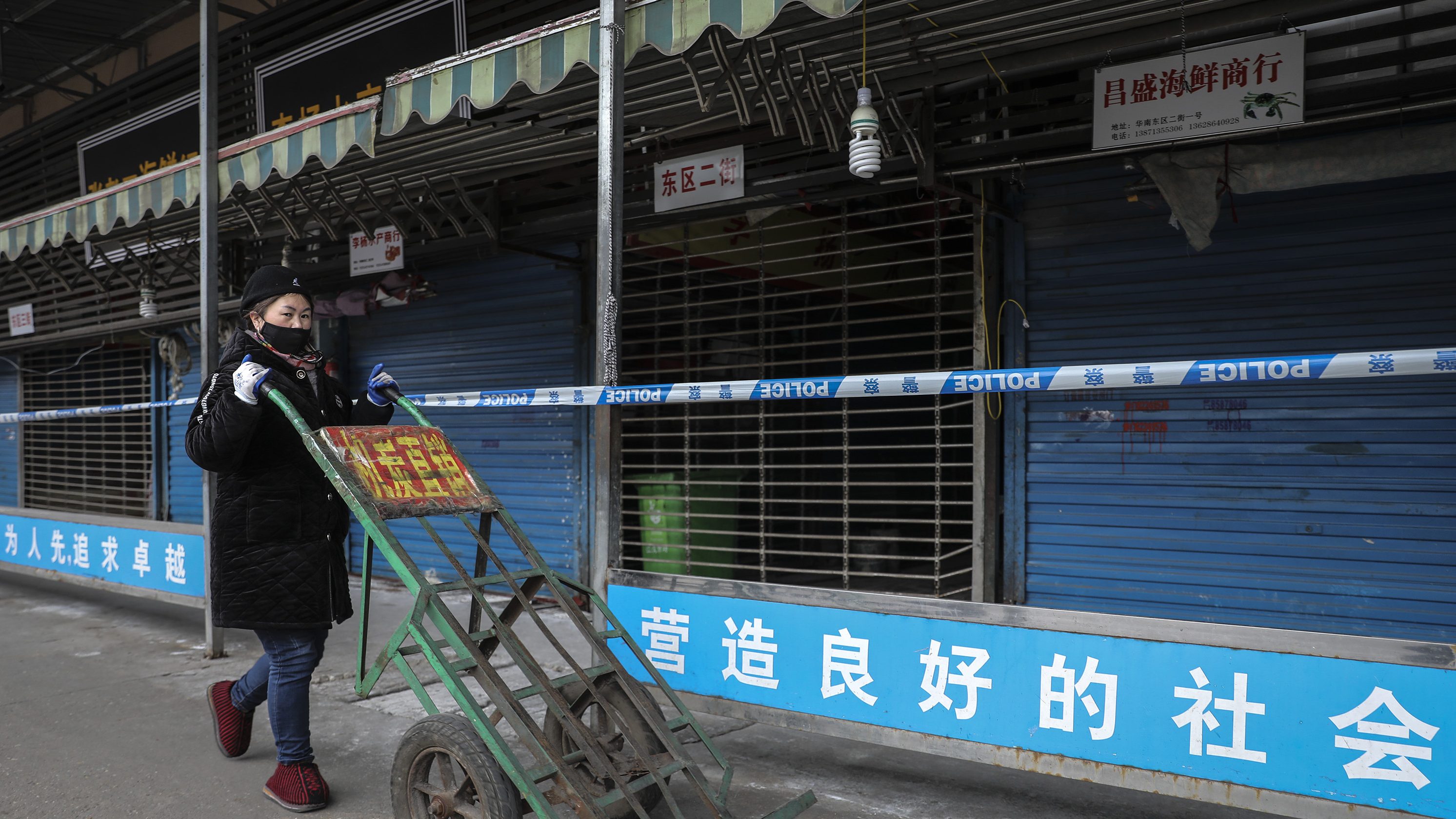 Le virus chinois fait un 3e mort et atteint les grandes villes