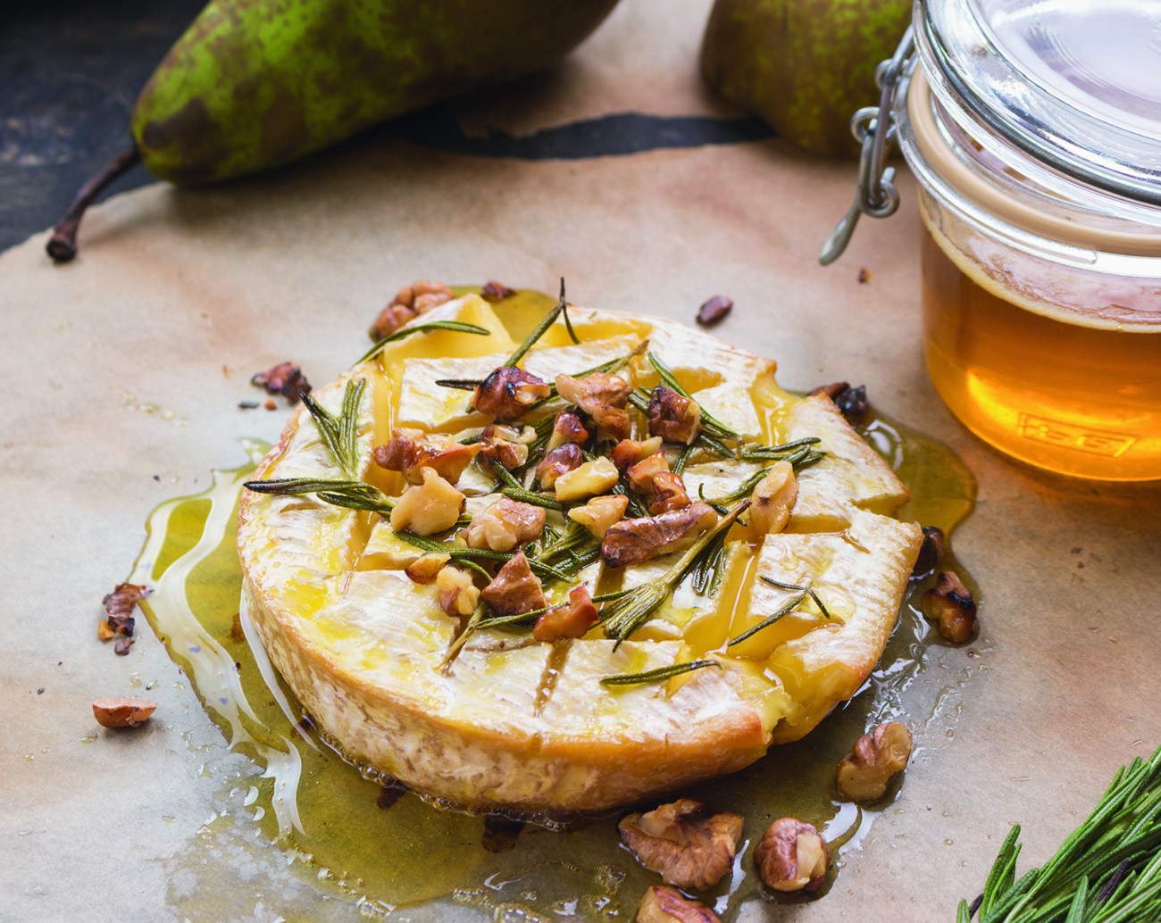 Brie aux poires à manger avec des vins