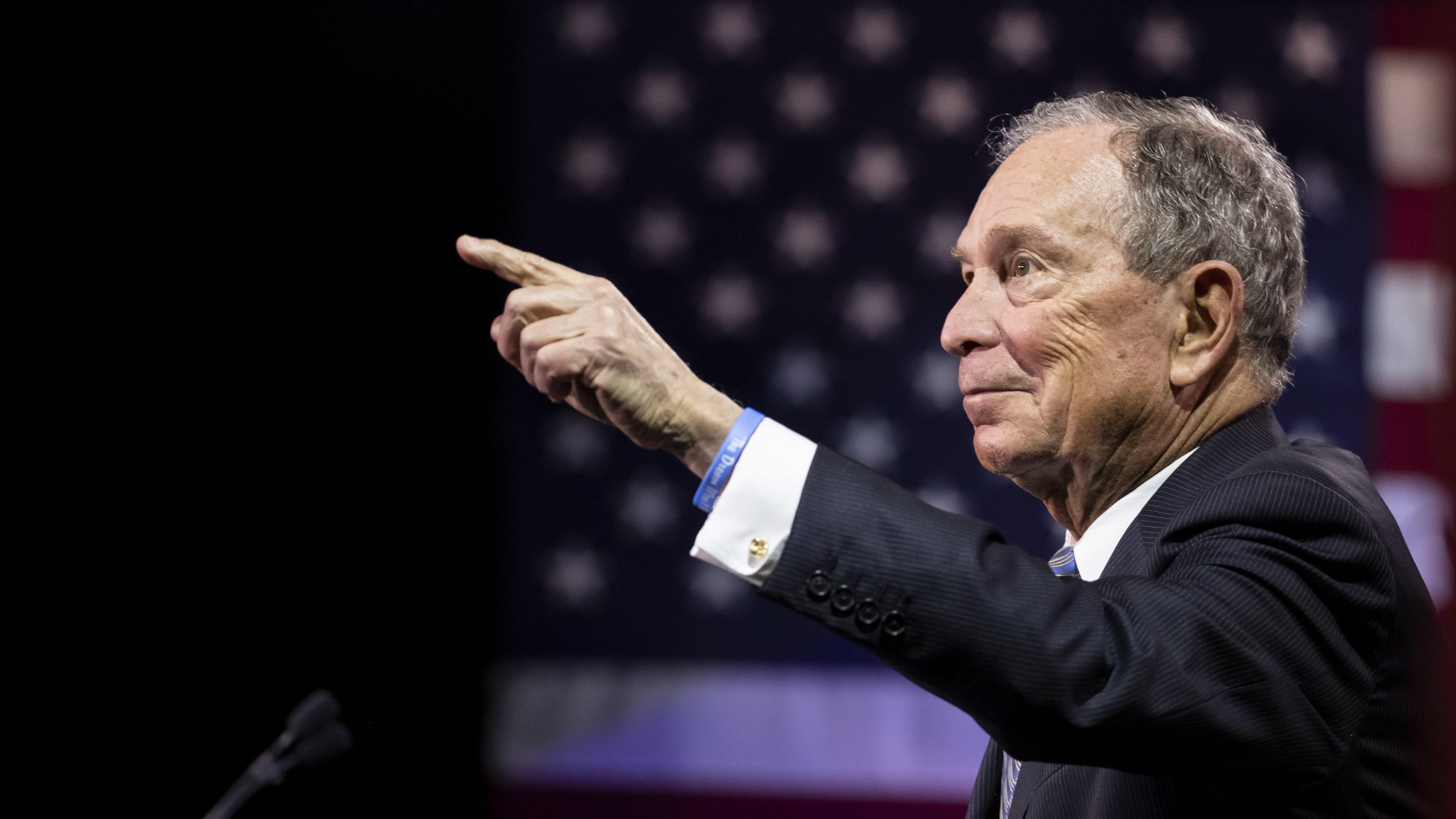 Premier débat attendu pour le candidat Bloomberg