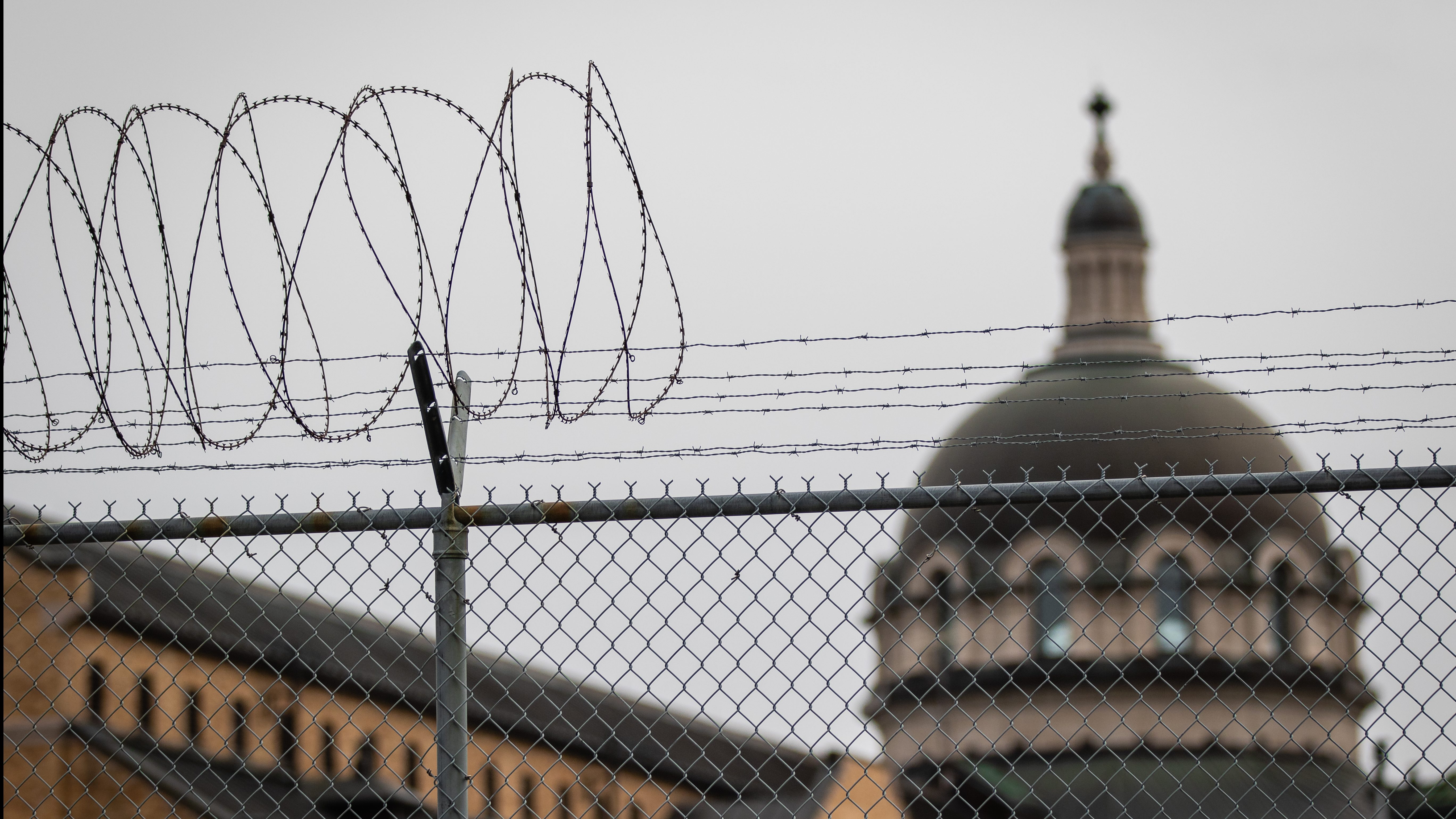 Profilage racial: une centaine de manifestants devant la prison de Bordeaux réclament des mesures