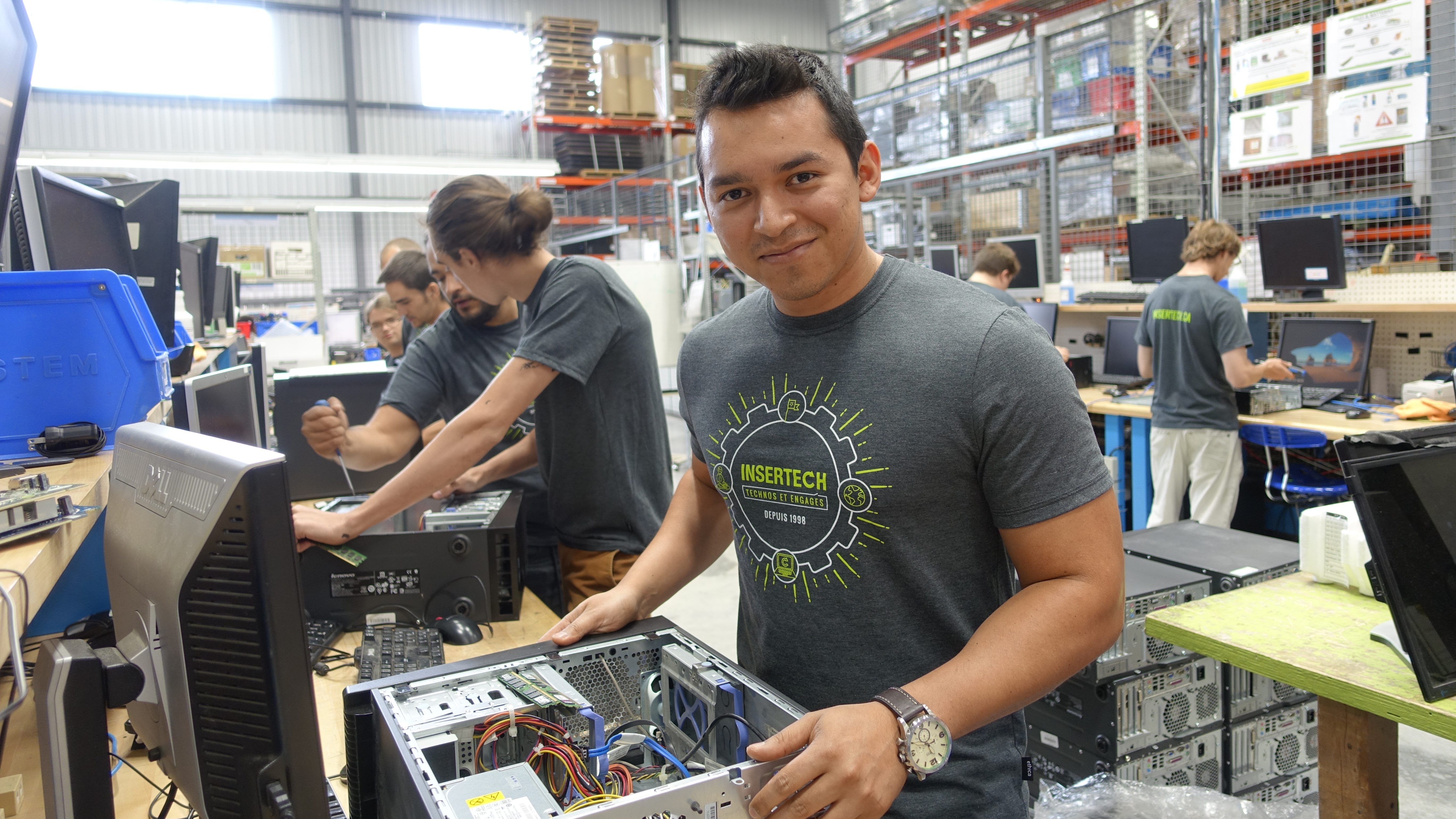 Revaloriser l’humain et le matériel informatique