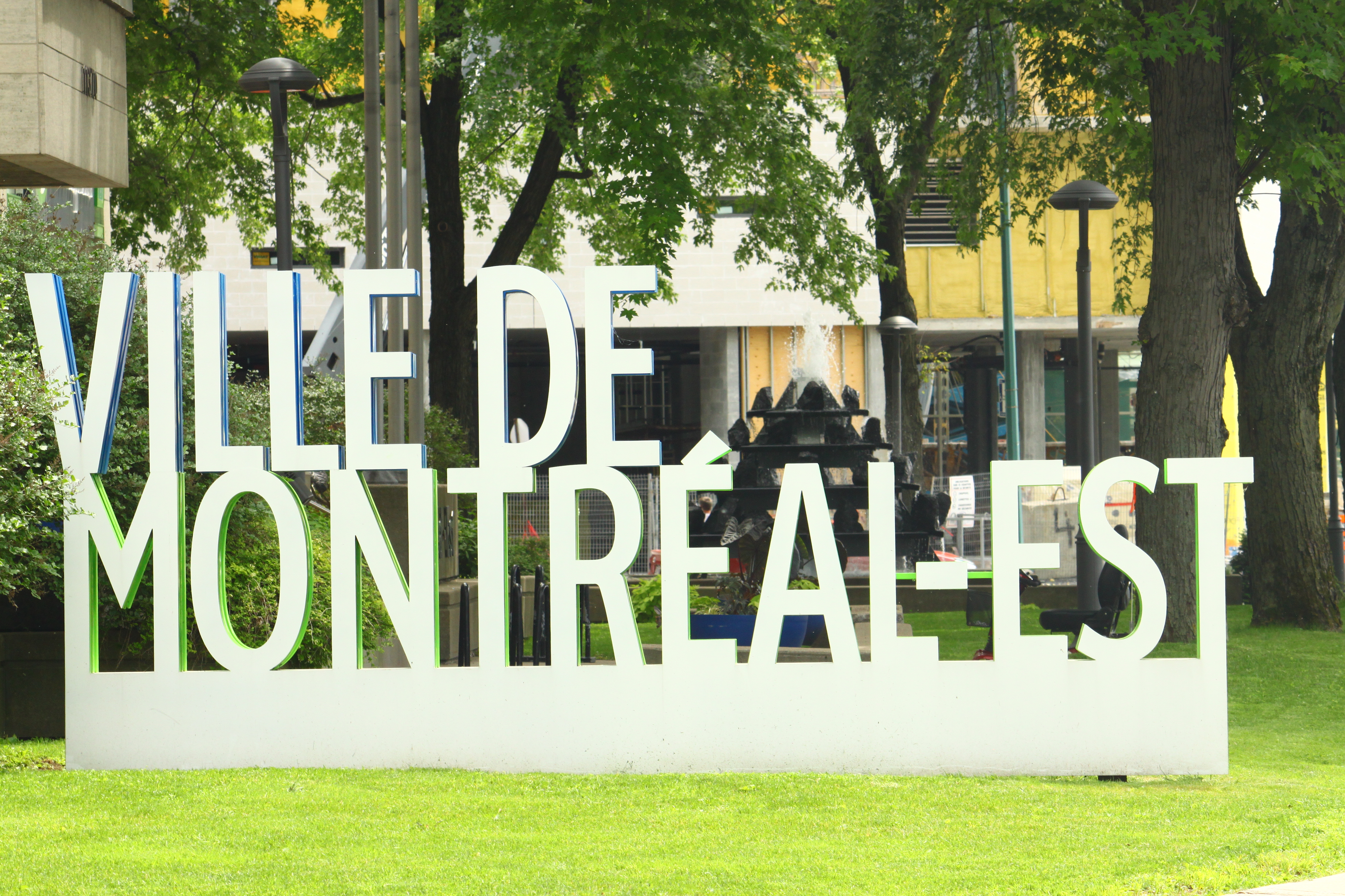 En début de semaine dernière, trois employés de la Ville de Montréal-Est ont reçu un diagnostic positif à la COVID-19.