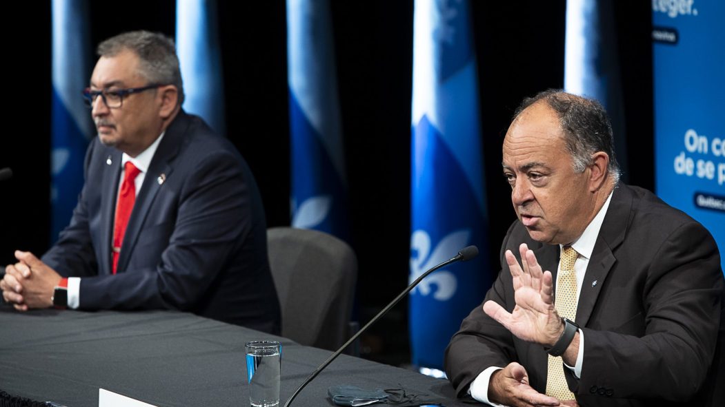 Le ministre de la Santé, Christian Dubé (à droite), et le directeur national de santé publique, Horacio Arruda