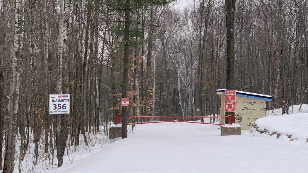 La pétition d’un citoyen de Saint-Lazare demandant l’arrêt des constructions domiciliaires sur le mont Rigaud a amassé 11 500 signatures.