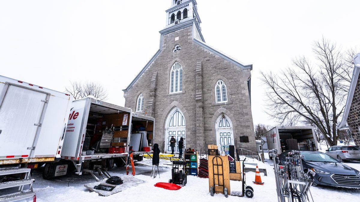 Tournage de la série à l'église Saint-Joseph.