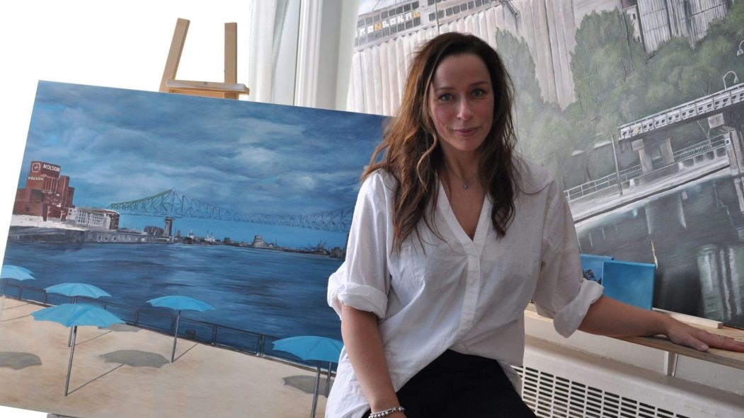 Stéphanie Goulet dans son atelier de peinture.