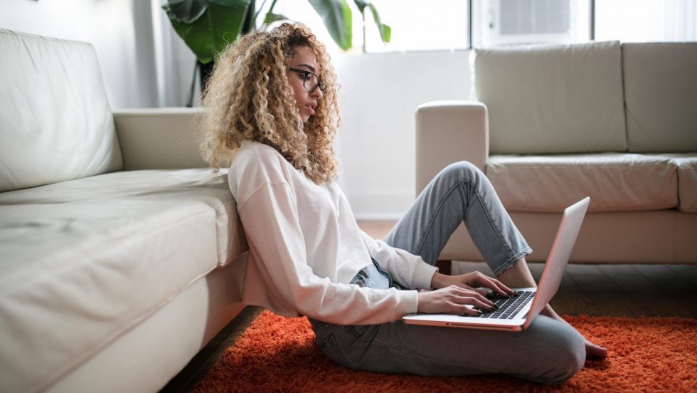 Télétravail et confinement: quels effets sur notre rapport à la mode?