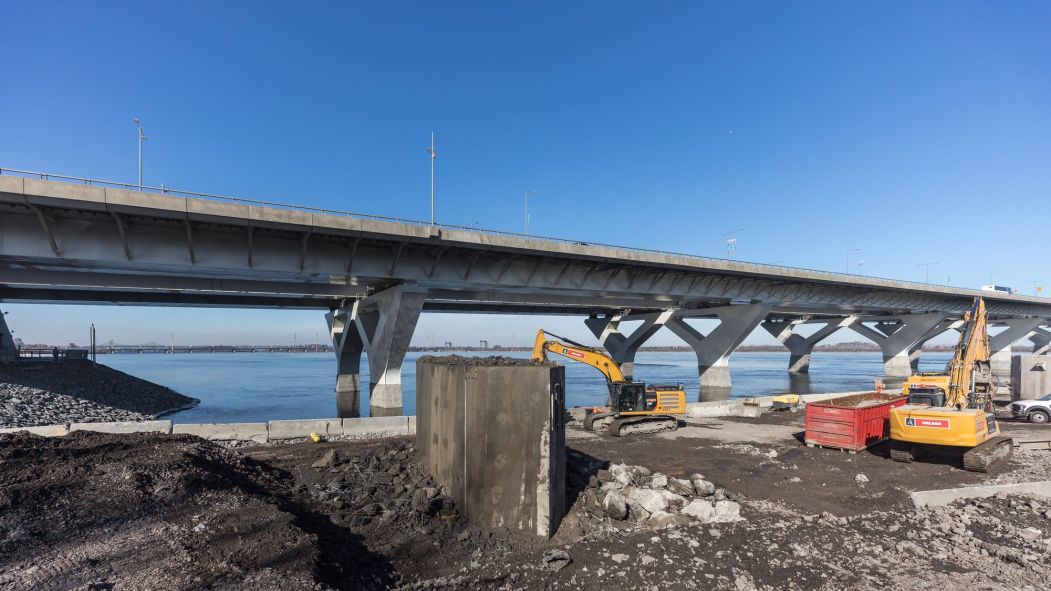 Déconstruction de pont Champlain.