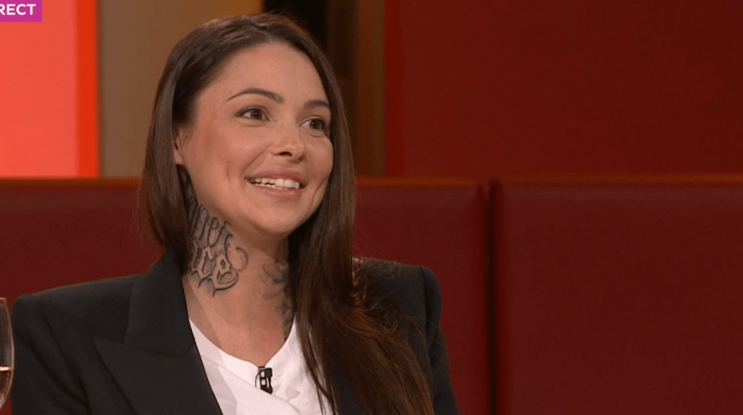 Hélène Boudreau, une étudiante qui a posé seins à demi-nus en tenue de finissante de l’UQAM.