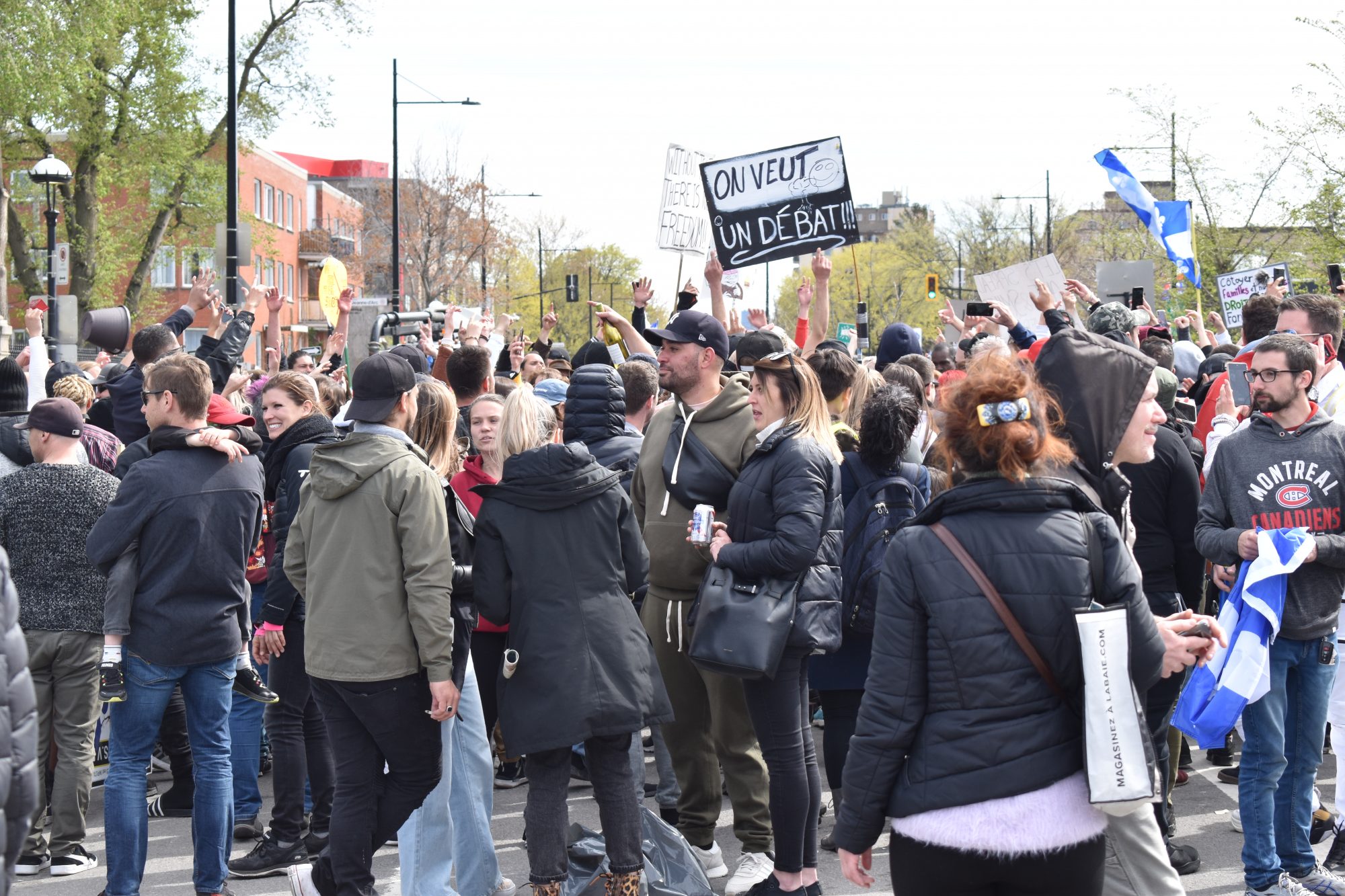 Manifestation au Stade olympique contre les mesures sanitaires