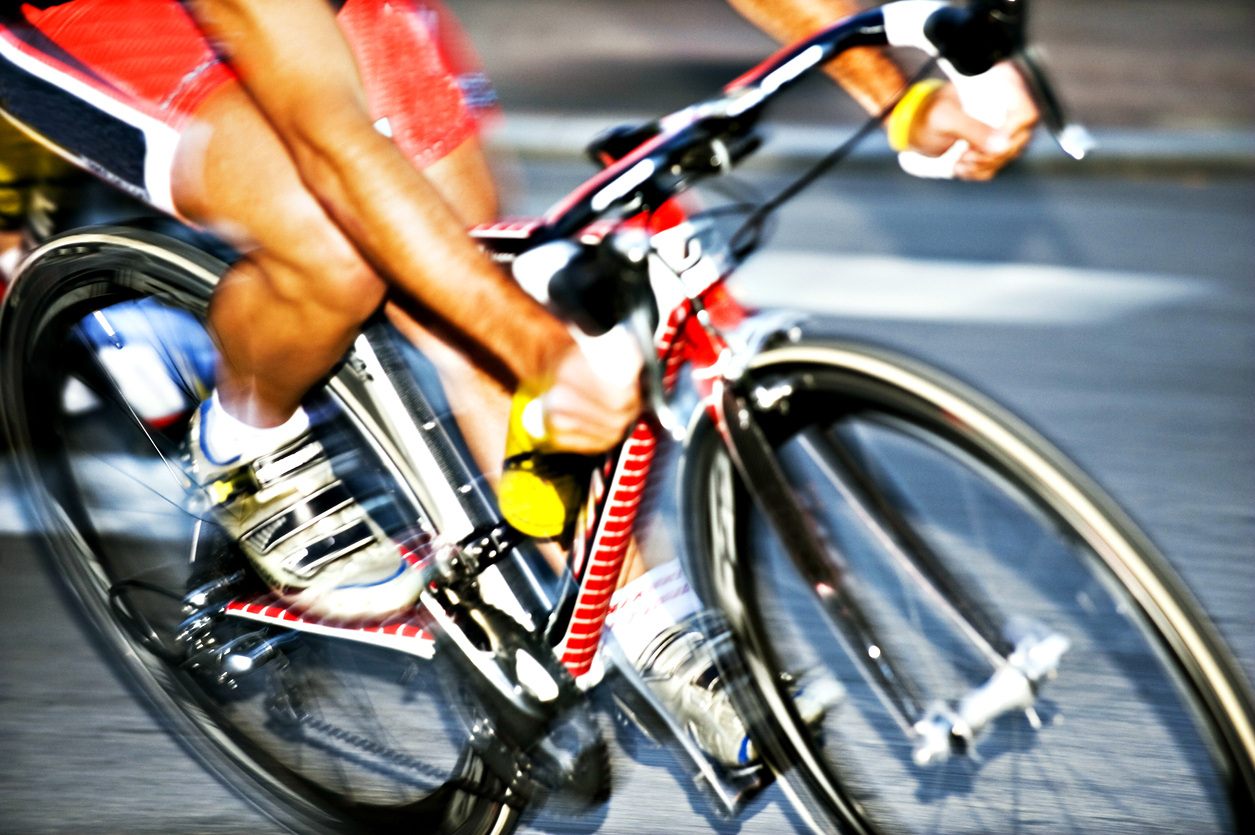 Cycliste sur route