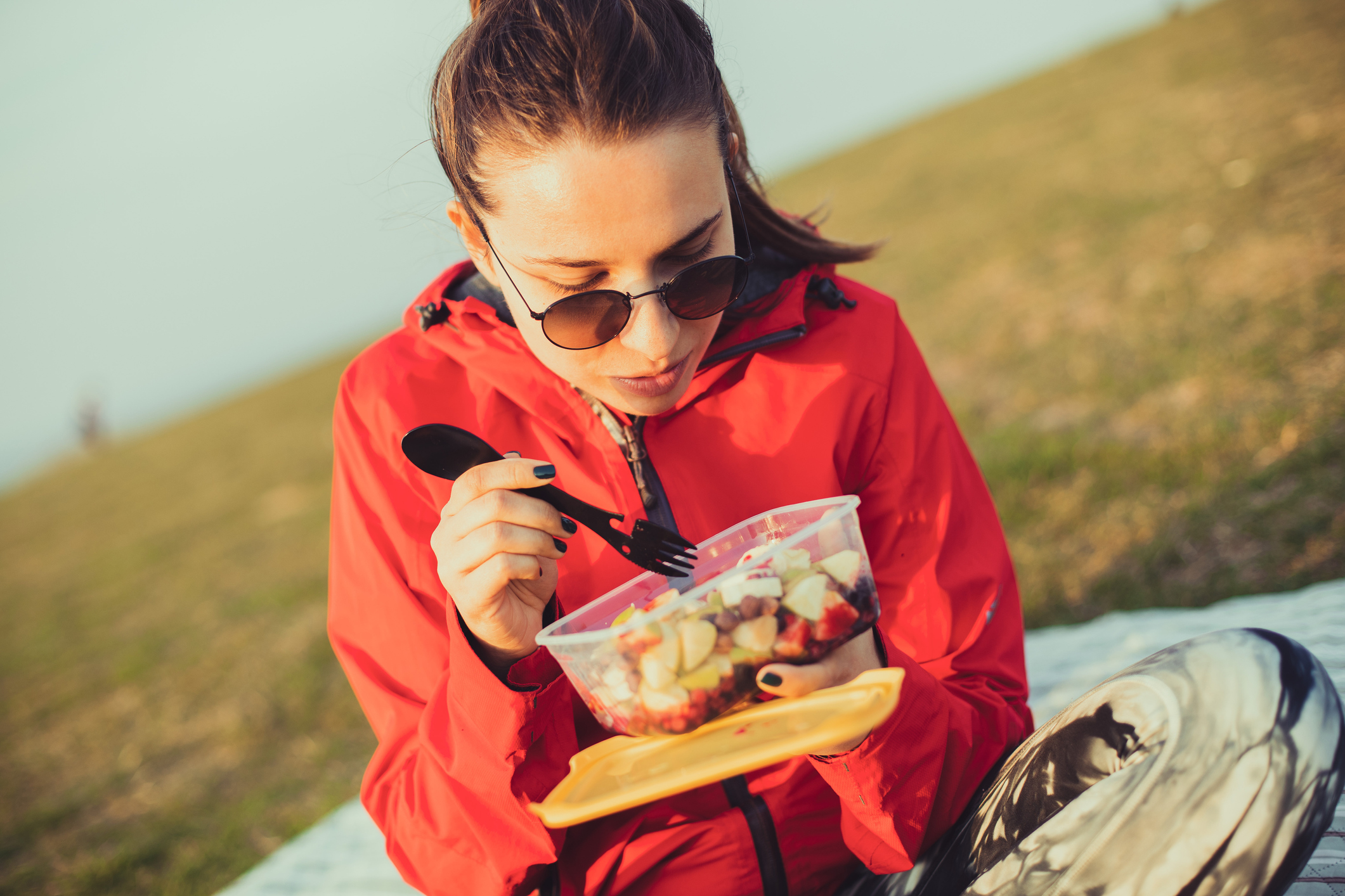 Les noix du Québec se dégustent de plusieurs manières, autant nature que dans nos salades et nos desserts.
