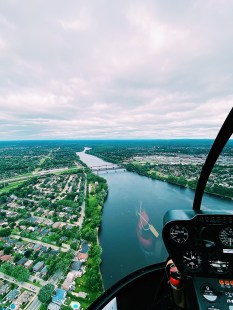 Il n'y a pas mieux qu'une balade dans les airs pour apprécier l'immensité de paysage coloré québécois.