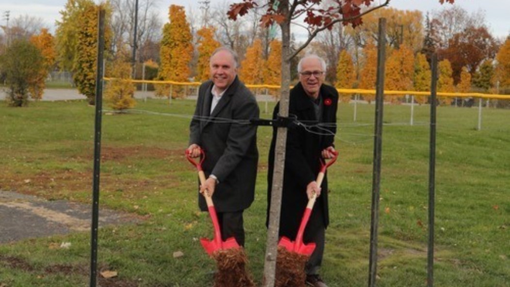 Edgar Rouleau (à gauche) et Phillipe Rainville, PDG d’ADM