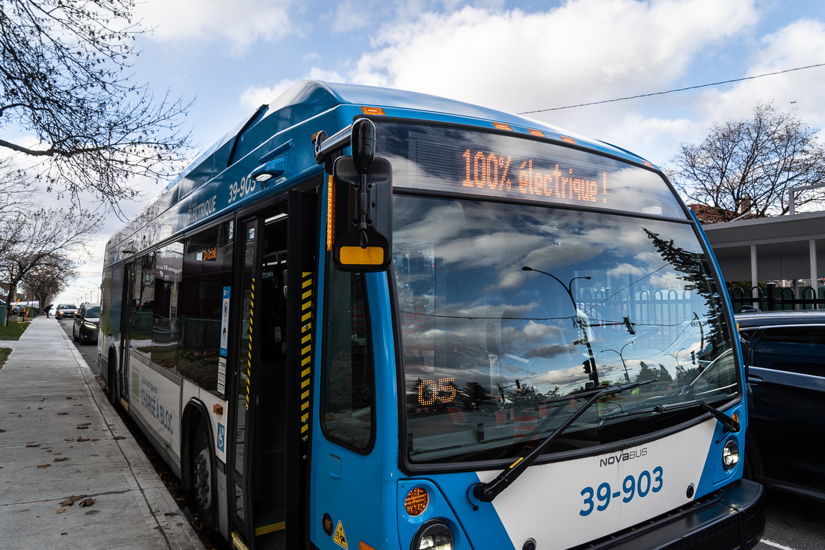 Un autobus de la STM.