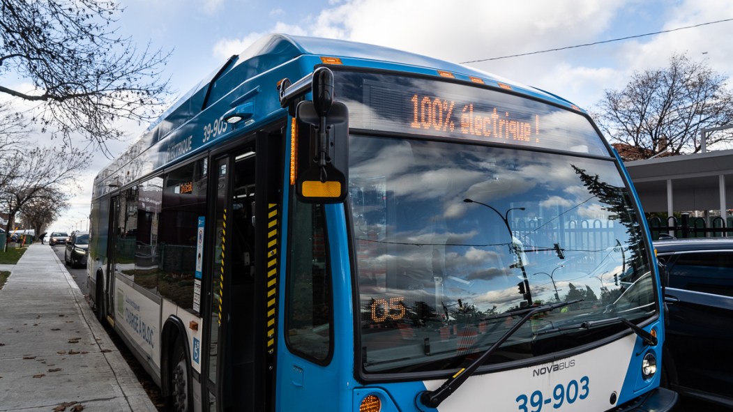 Un autobus de la STM.