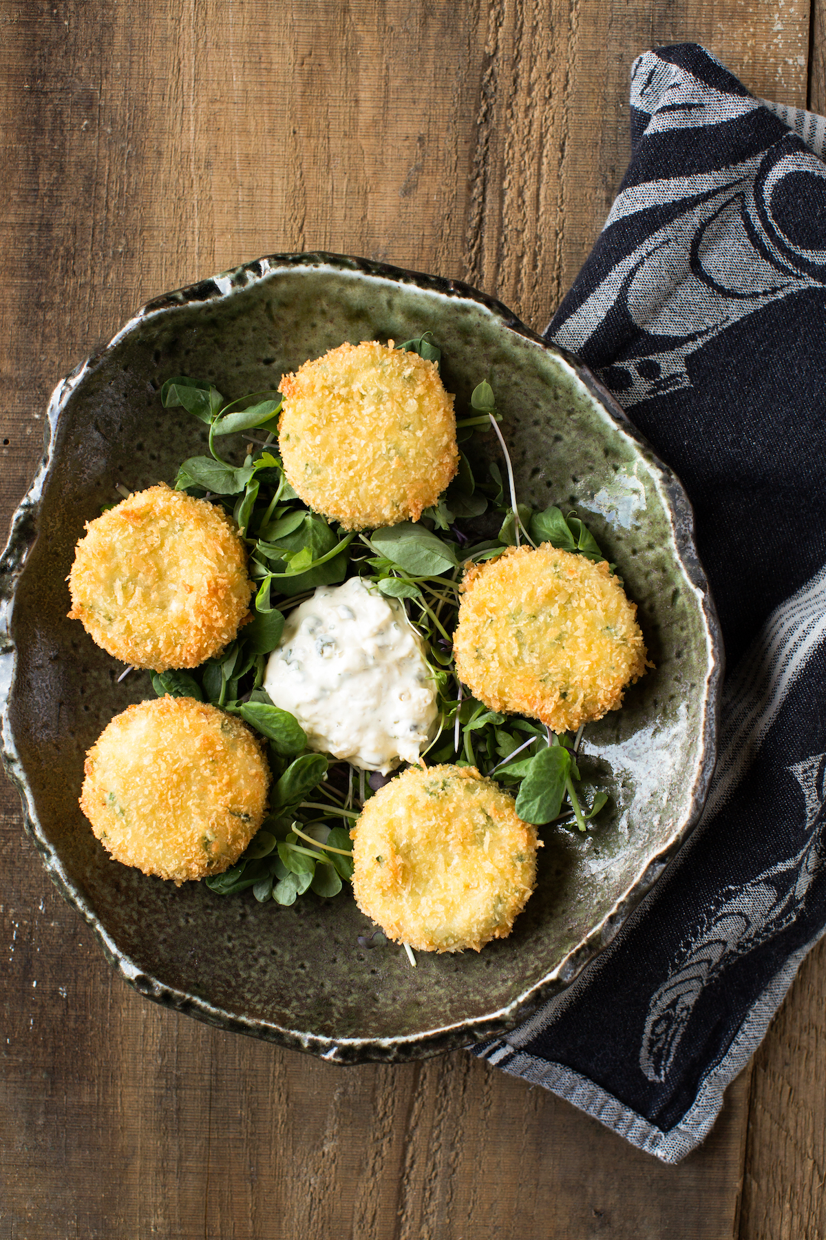 Fish cakes de perchaude à la moutarde «baseball»