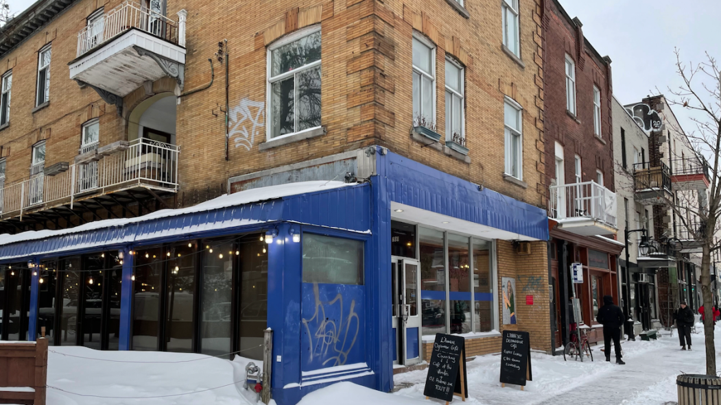 La devanture de l'Annexe du Dépanneur Café sur la rue Bernard