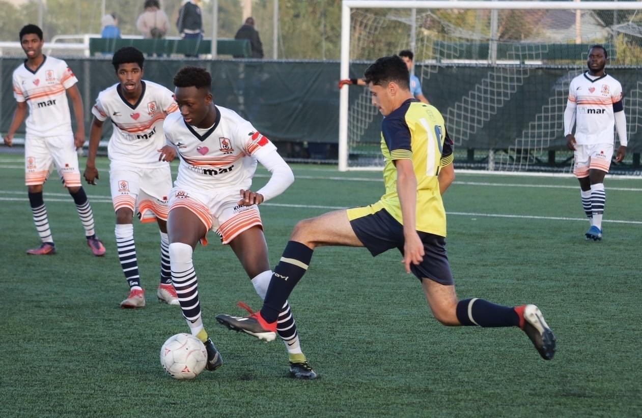 Ismaël Koné dans l'uniforme du CS Saint-Laurent