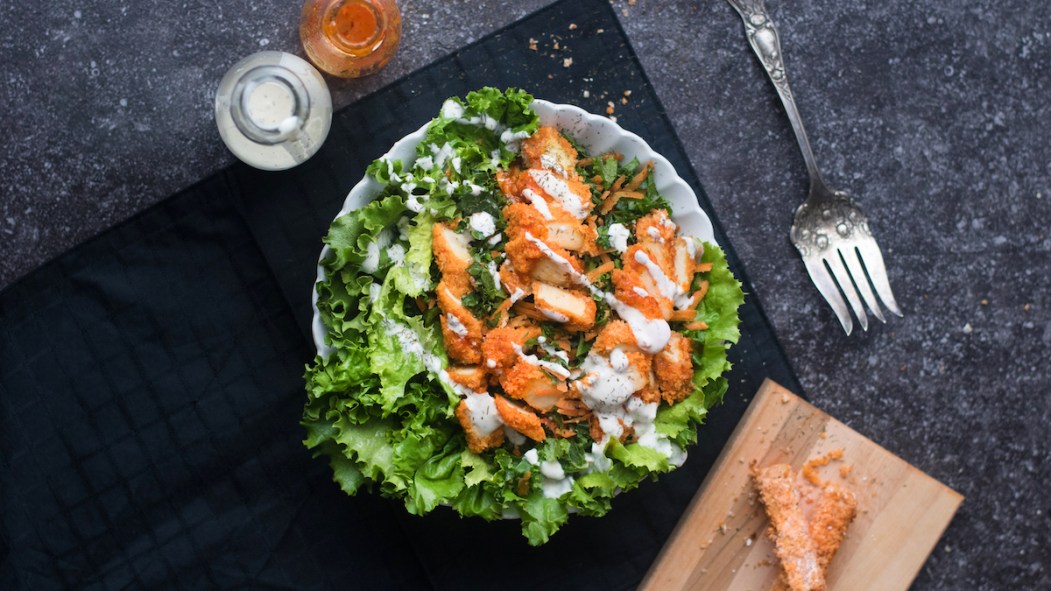 Cette salade-repas est issue du livre «La faim : comment l'apprivoiser»