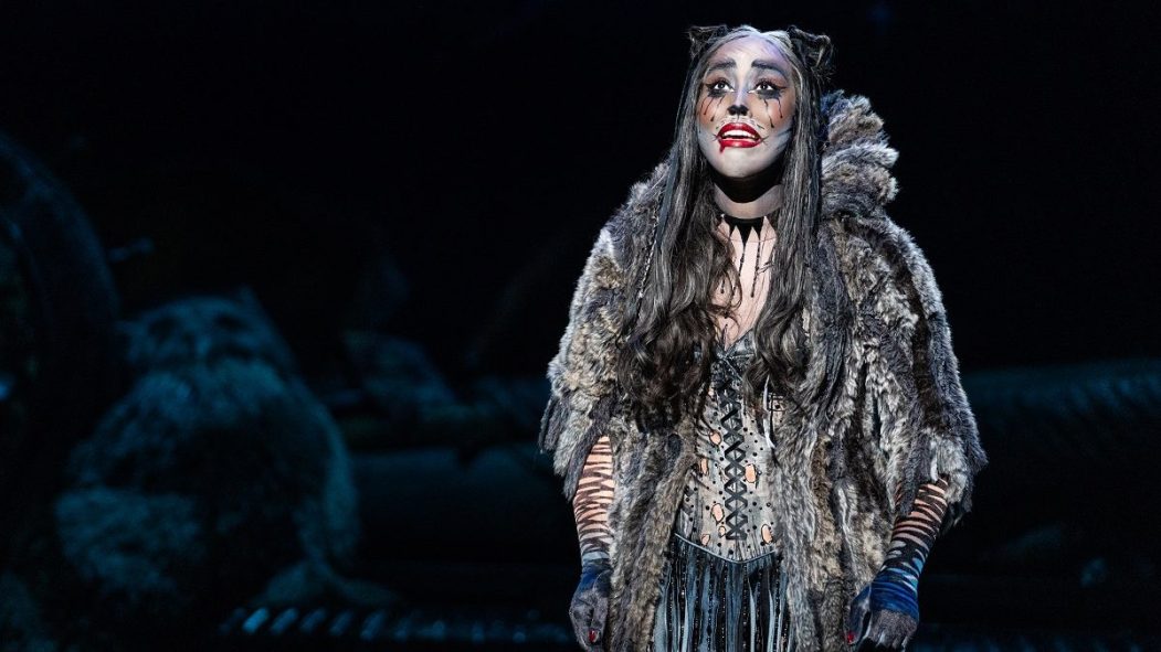 La comédienne Tayler Harris joue Grizabella dans la comédie musicale Cats.