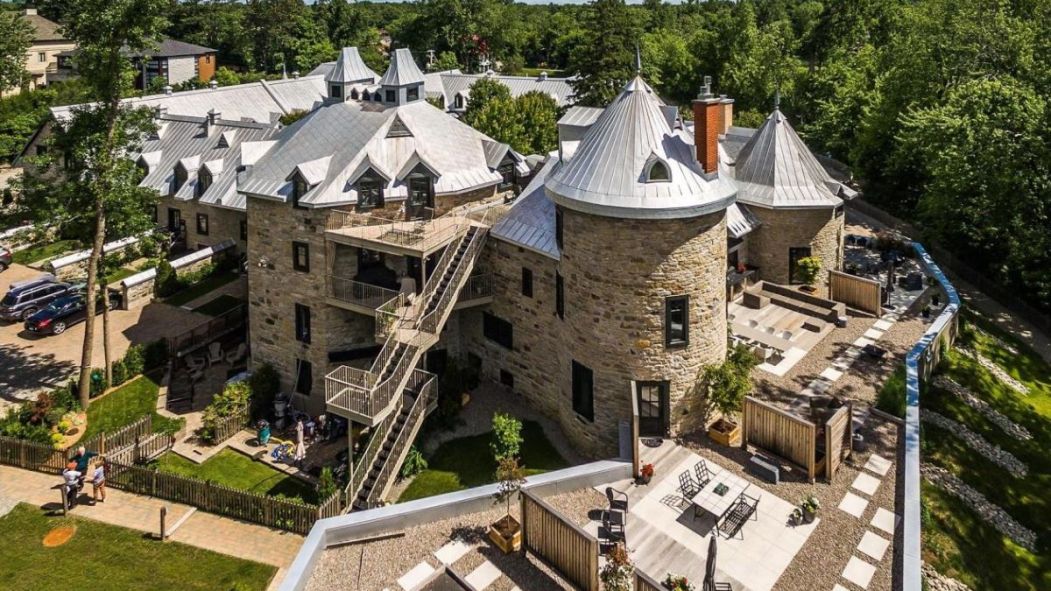 Le manoir Bleury-Bouthillier vu de haut, à Rosemère.