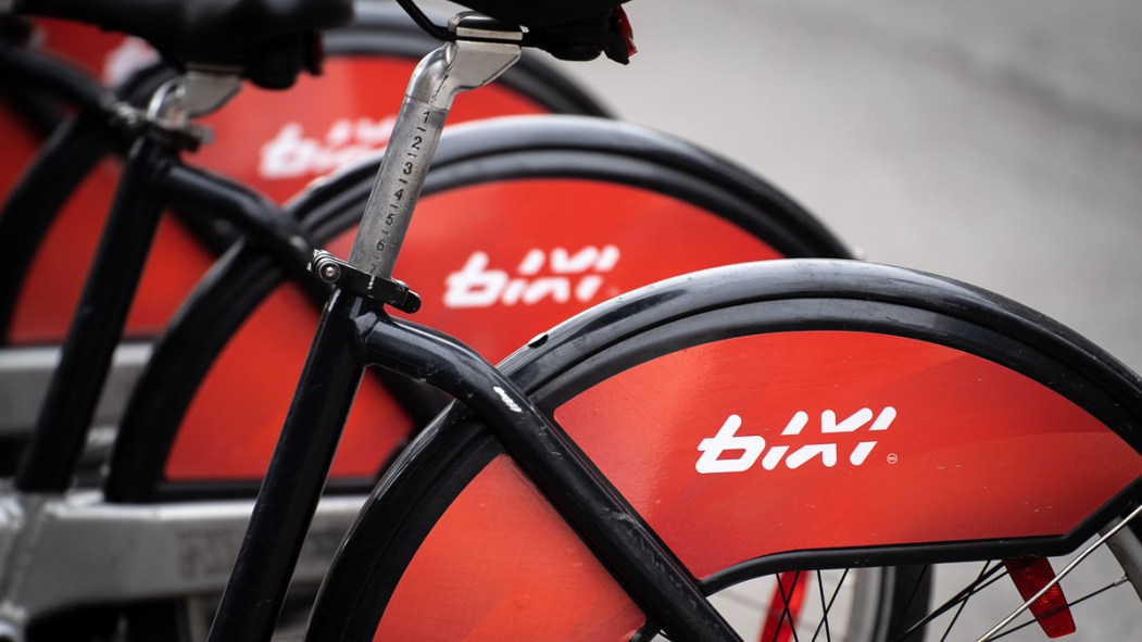 Des vélos dans une station Bixi