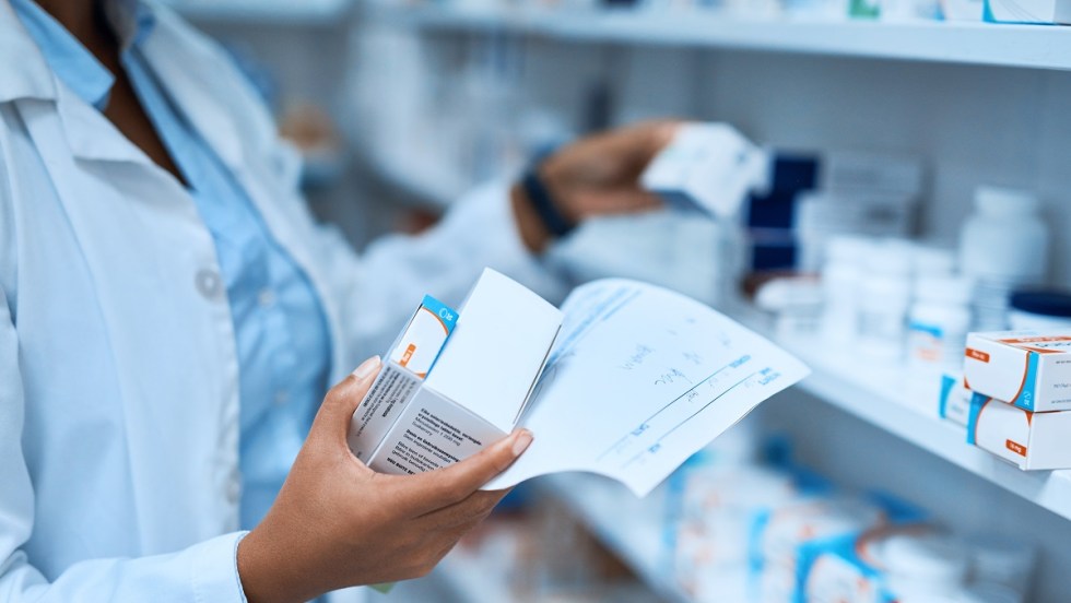 Inflation: des clients peinent à payer leurs médicaments