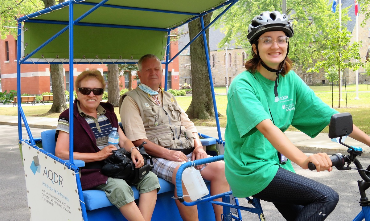 L'AQDR-PDÎ recherche des bénévoles pour piloter les vélo-taxis.