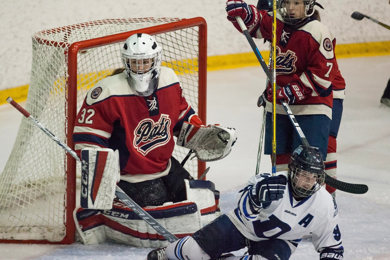 L'équipe de hockey féminin des Patriotes pourrait être de retour l'an prochain.