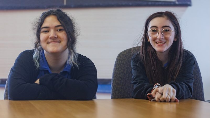 Élizabeth Diamond et Emma Mac Kenzie.