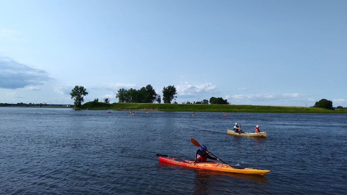 Des kayakistes près Îles Bonfoin