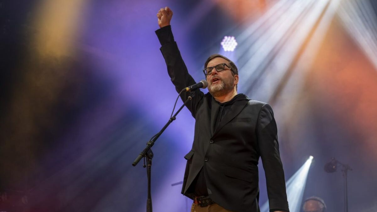 Luc De Larochellière en spectacle sur la scène Loto-Québec des Francos de Montréal, le vendredi 10 juin 2022