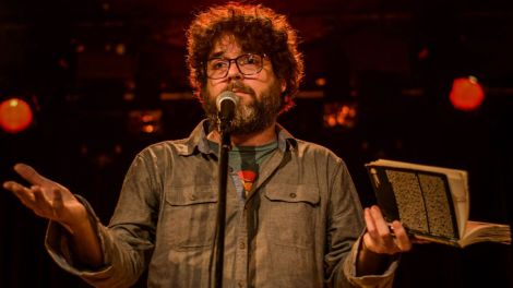 Pierre-Luc Brillant en prestation au Cabaret Bio Dégradable, au Lion d'Or, le 2 juin dernier
