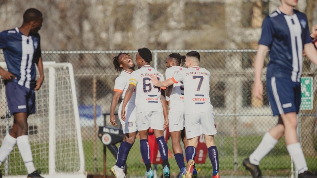 Le CS Saint-Laurent lors d'un match.